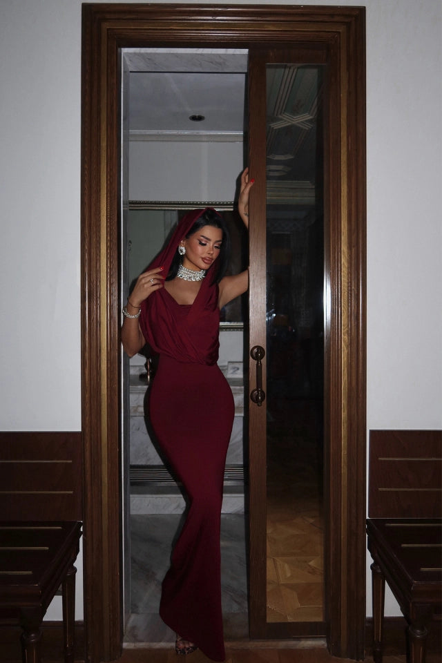 Robe Longue Rouge Drapée à Capuche