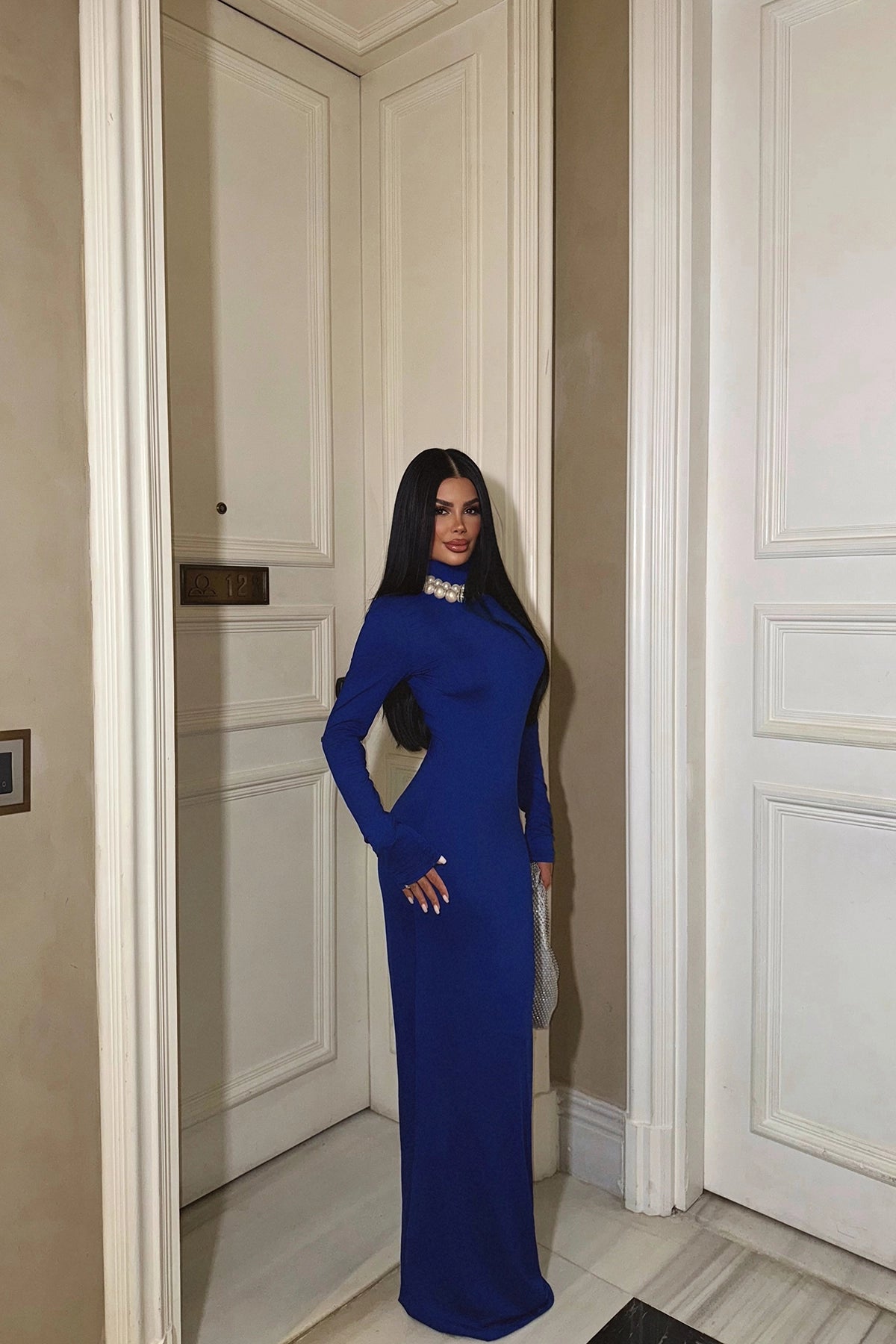 Robe Longue Moulante Bleu Électrique à Col Roulé