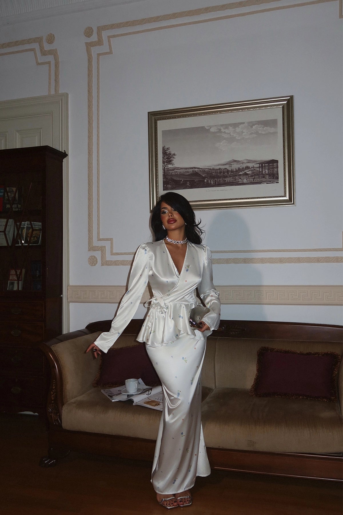 Ensemble Jupe et Chemise Blanche Satinée Fleurie
