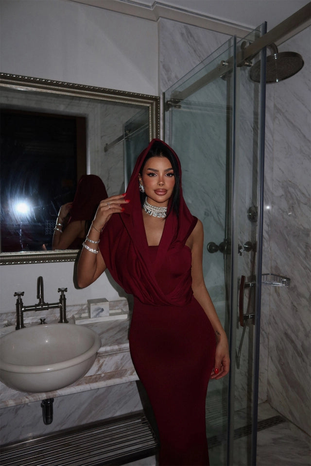 Robe Longue Rouge Drapée à Capuche