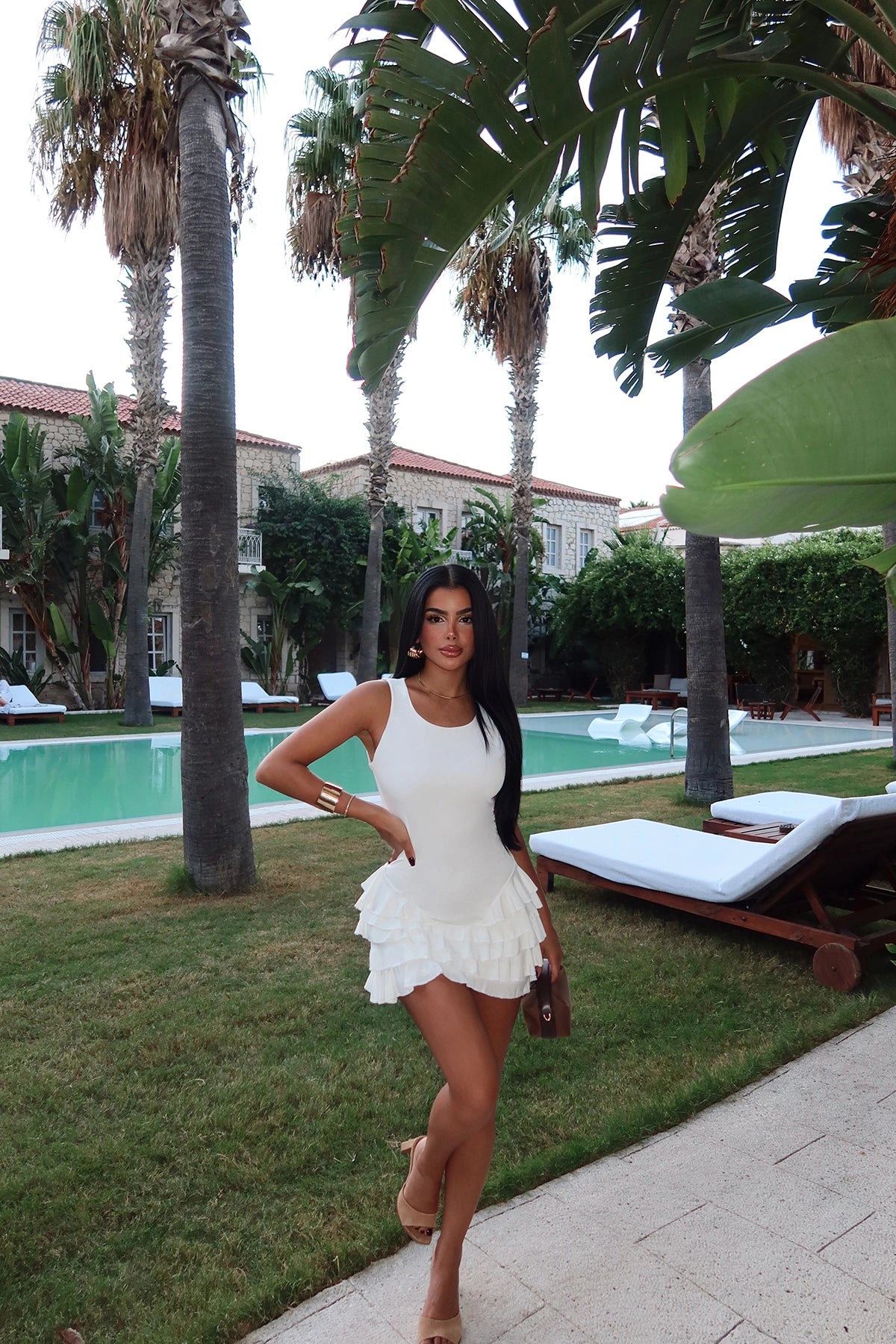 Robe Mini Blanche à Détails Volants