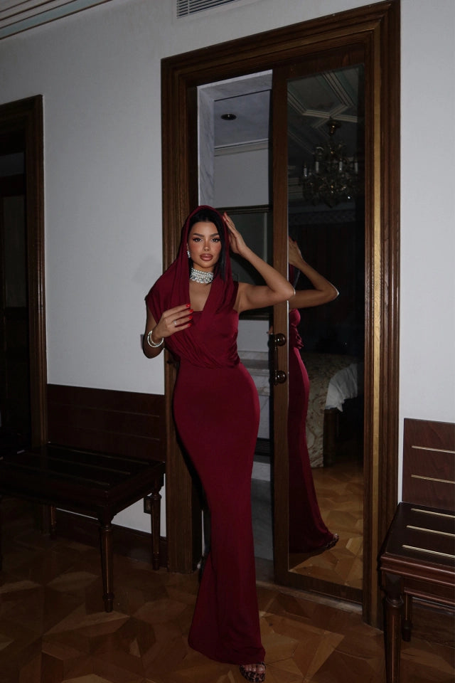 Robe Longue Rouge Drapée à Capuche