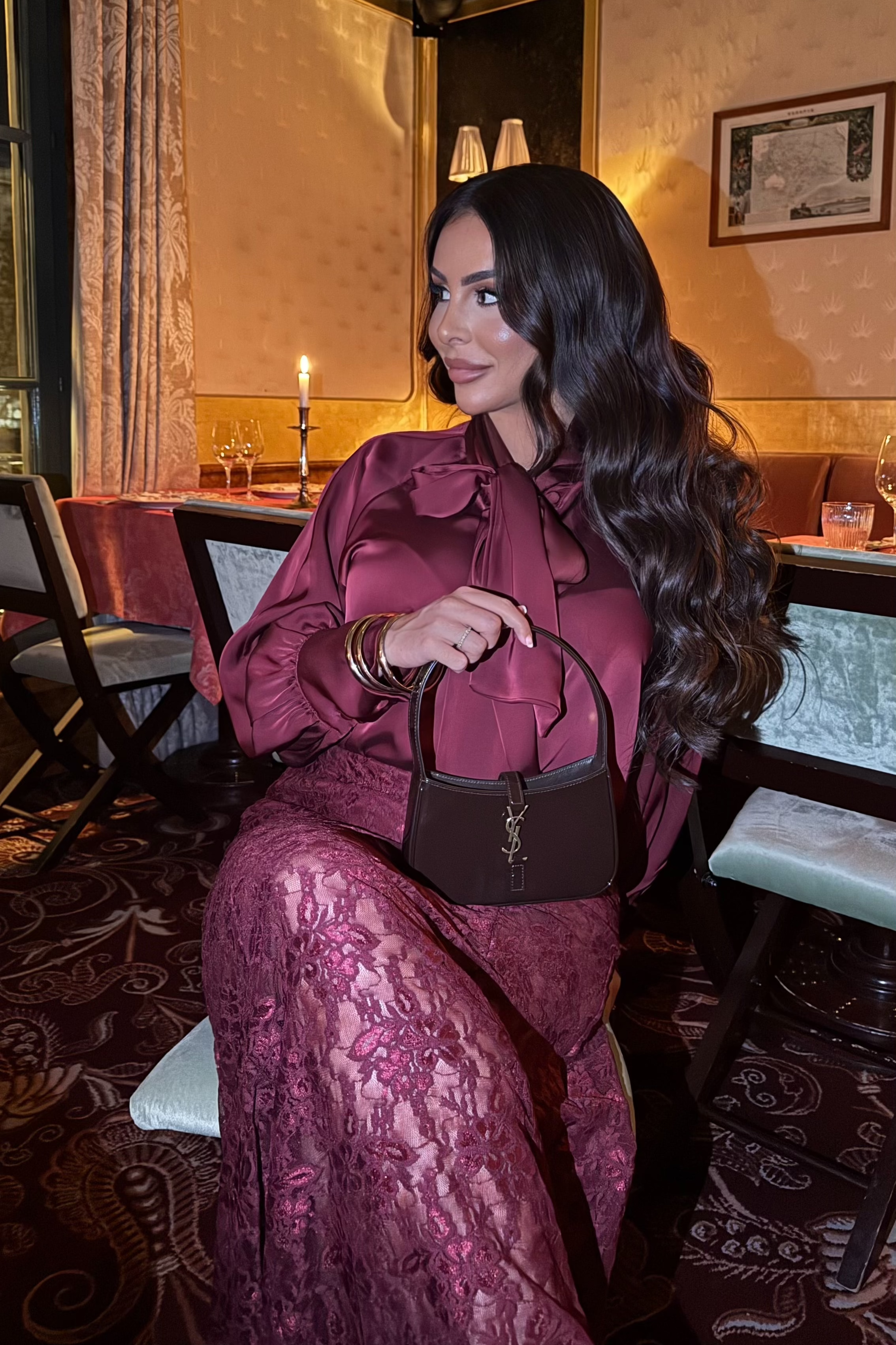 Chemise Satinée Bordeaux à Nouer au Cou